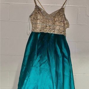 Selling this Beautiful Camille Original Dress from my daughters Prom